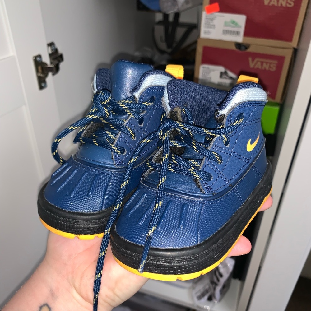 Blue Nike toddler boots